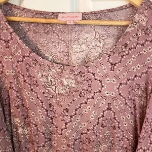 Cute Mauve tie in back short sleeve shirt